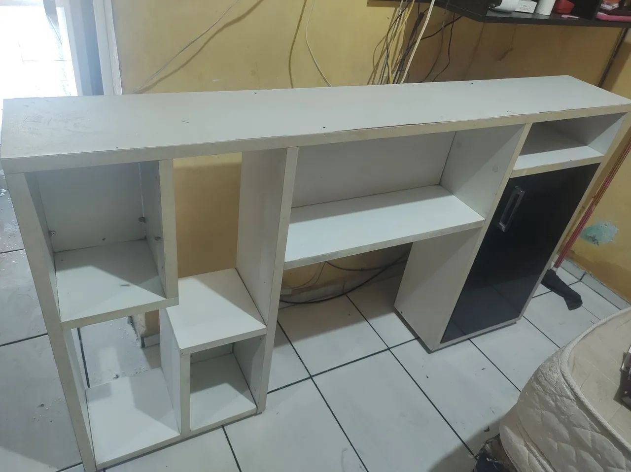 Rack para TV / Escrivaninha Multifuncional com Nichos e Armário - Foto 5