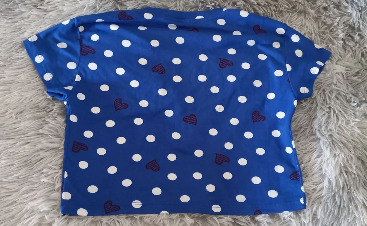 Camiseta cropped azul com estampa  - Foto 2