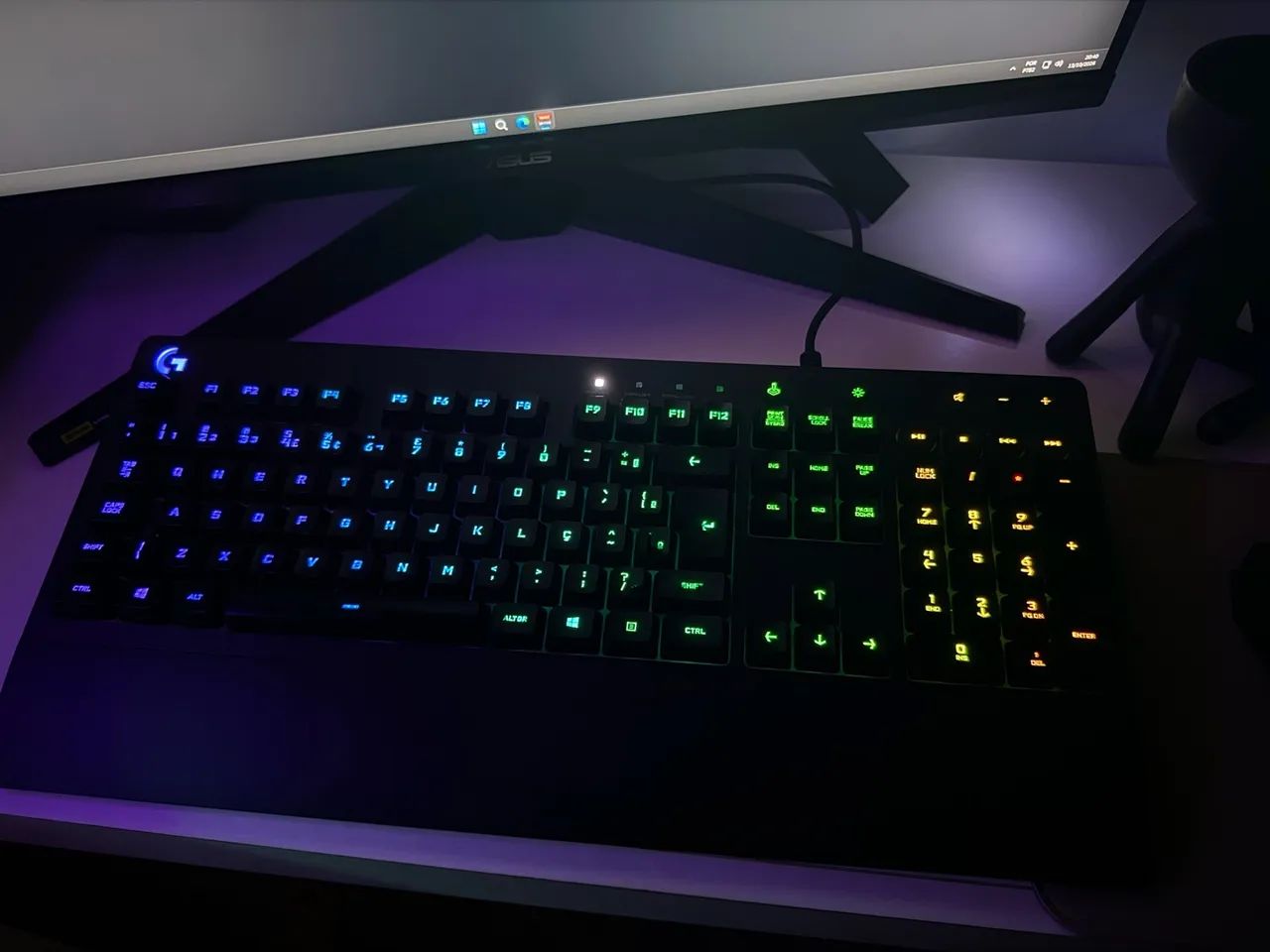 Teclado Gamer Logitech G213 Prodigy
