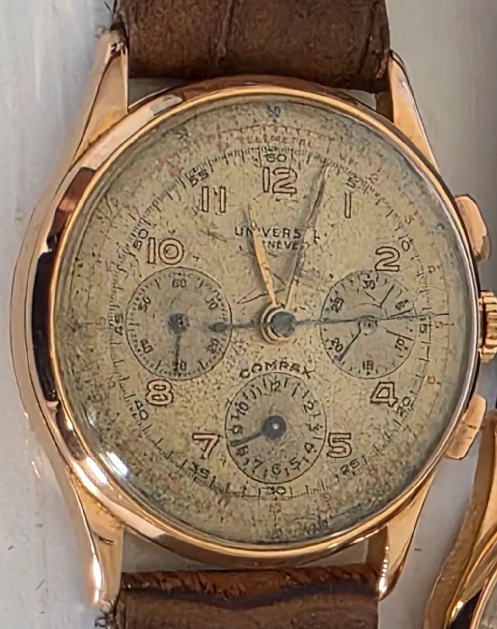 Relógio Universal Geneve Compax. Ouro 18 k.  - Foto 5