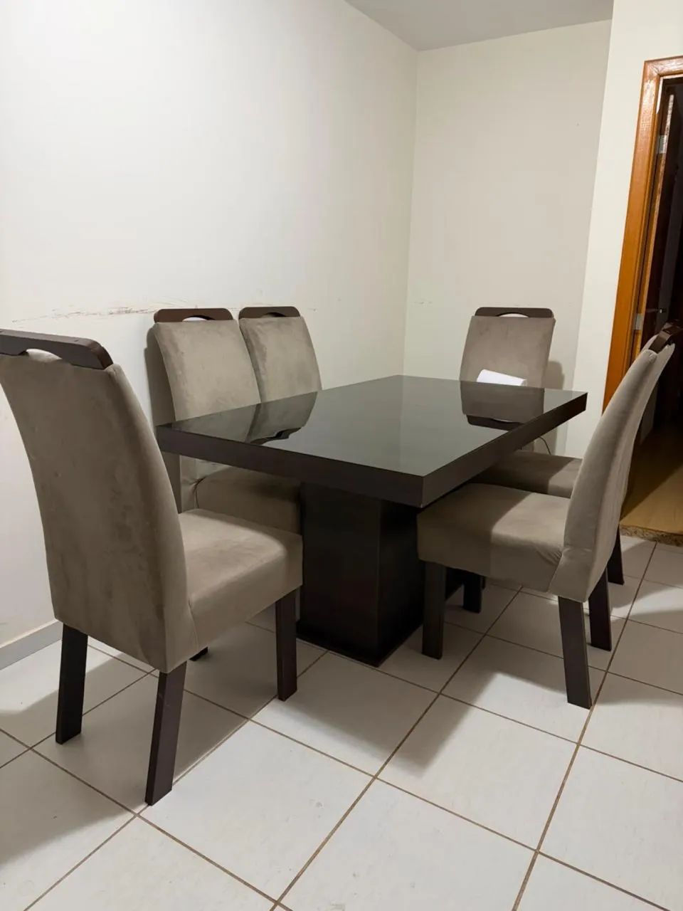 Jogo de Mesa com 6 cadeiras  - Foto 2