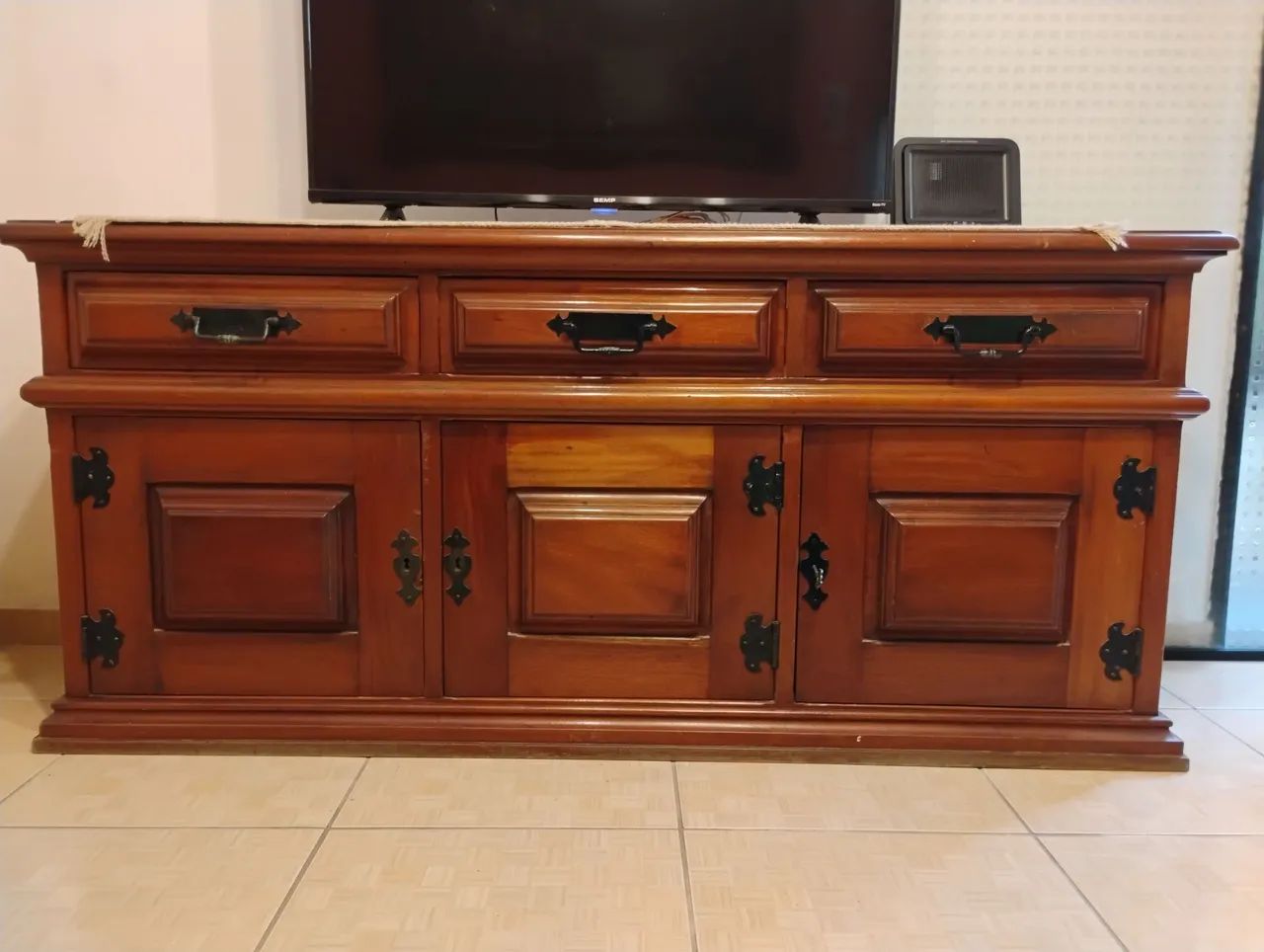 Buffet estilo colonial 