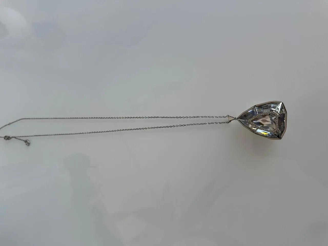 Colar Swarovski Large Triangular Cristal - Foto 3