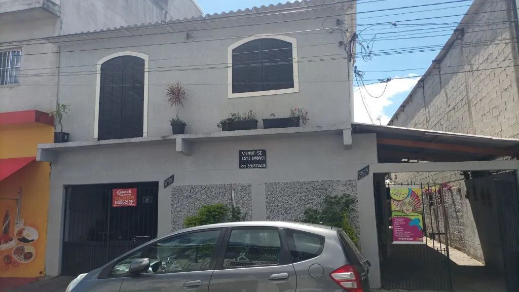 Casa à Venda em Piratininga, Osasco - 6 Dormitórios!