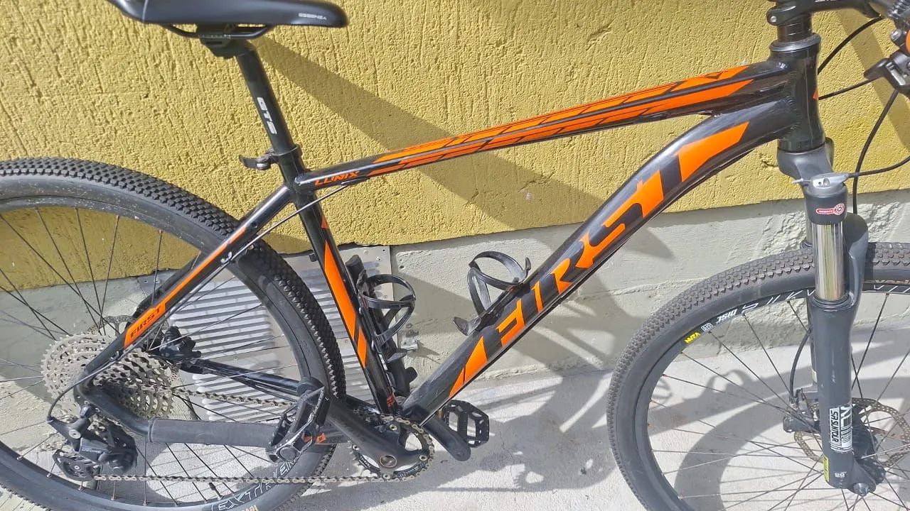Quadro Fisrt Tamanho 19