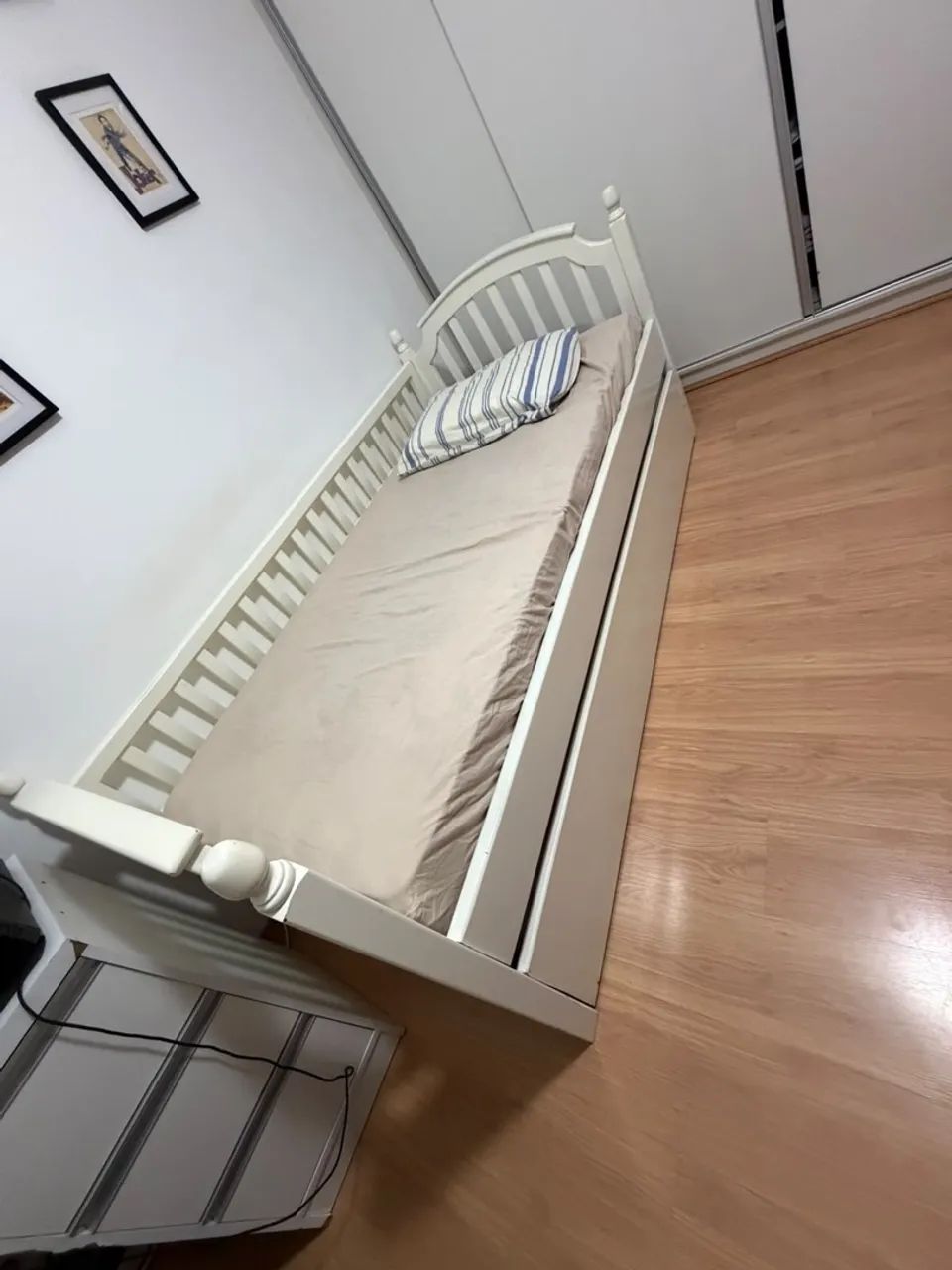 Cama de madeira maciça com cama extra - Foto 3