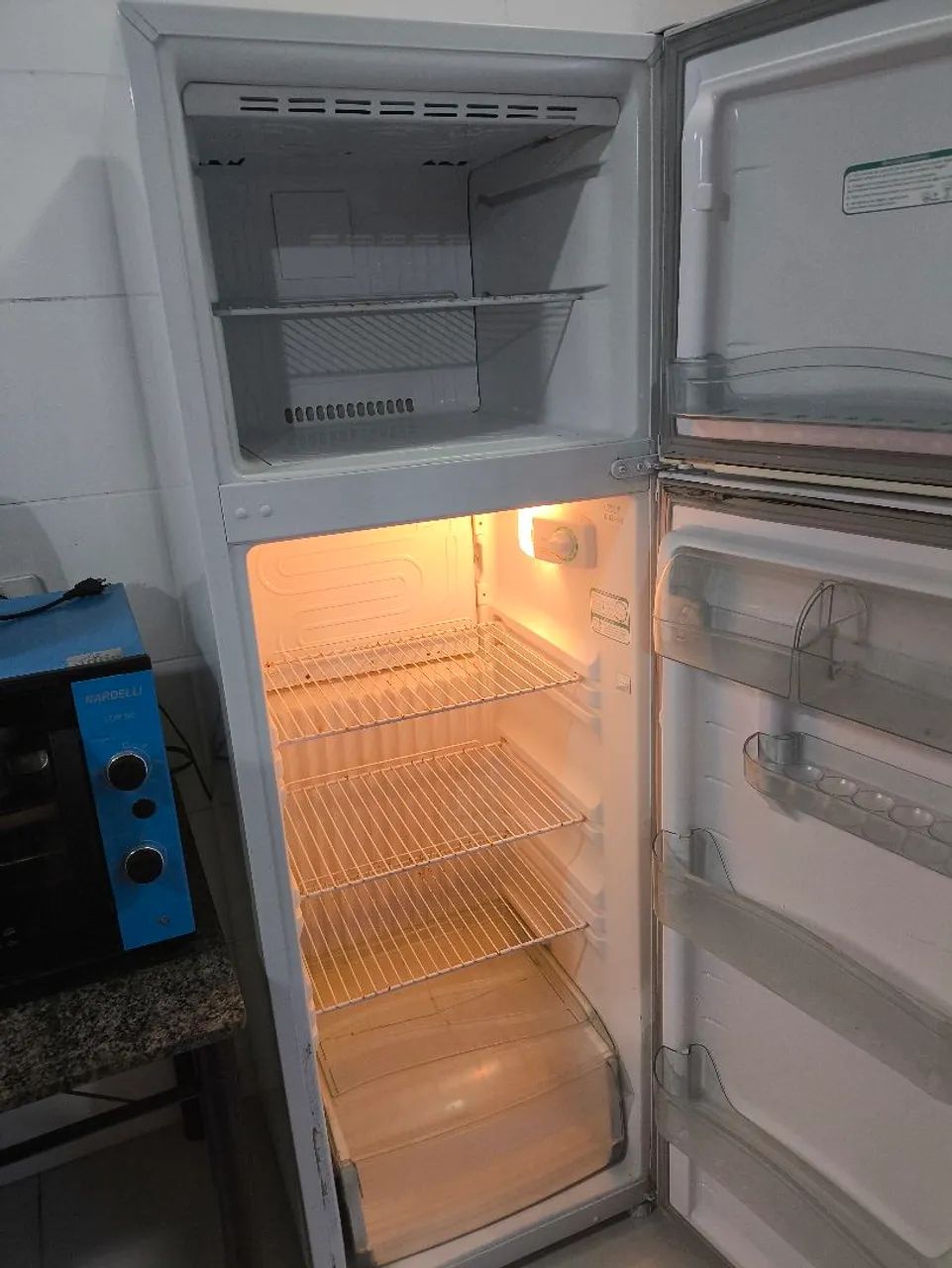 VENDO GELADEIRA CONSUL USADA FUNCIONANDO NORMALMENTE. - Foto 4
