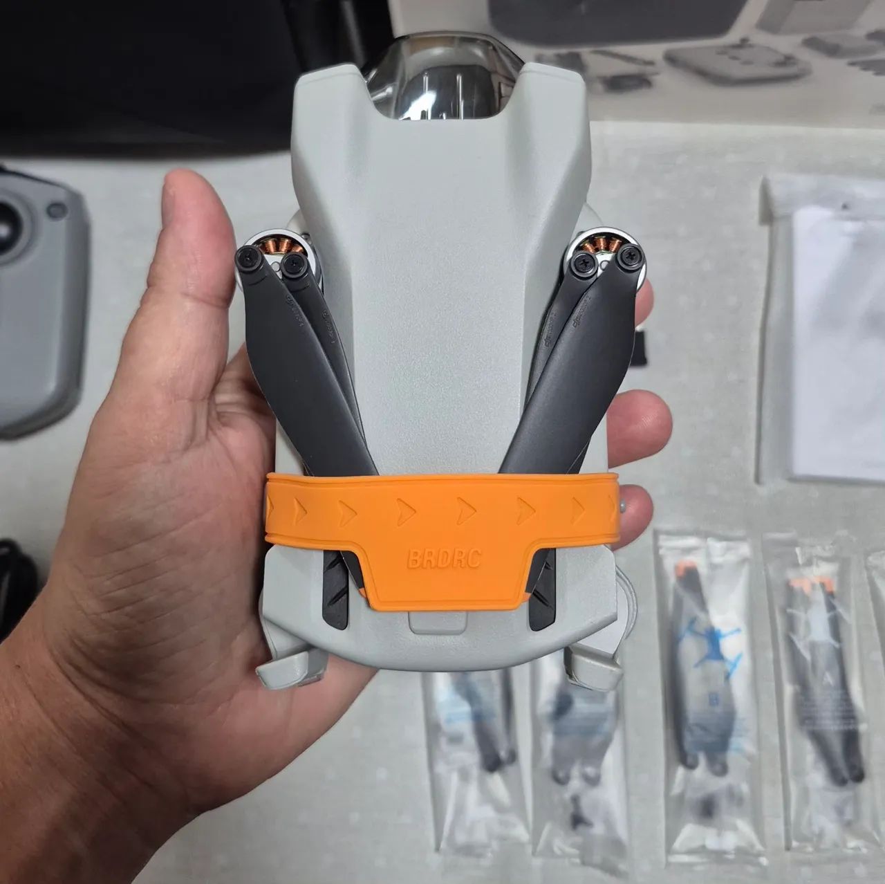 Drone DJI Mini 3 Sem tela Fly More Combo 4K 3 baterias - Foto 2