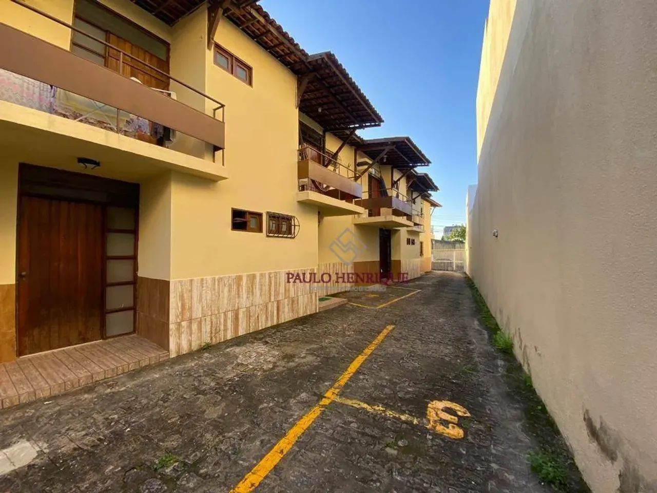Casa Duplex à Venda no Farol com 2 Quartos e Excelente Localização