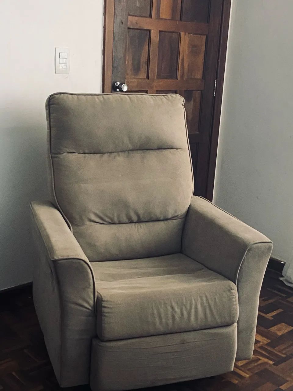 Poltrona reclinável manual