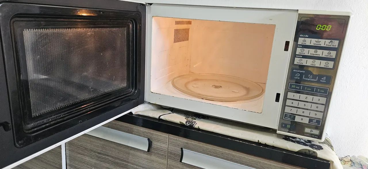 Micro-ondas mídia 30 l funcionando perfeitamente - Foto 3