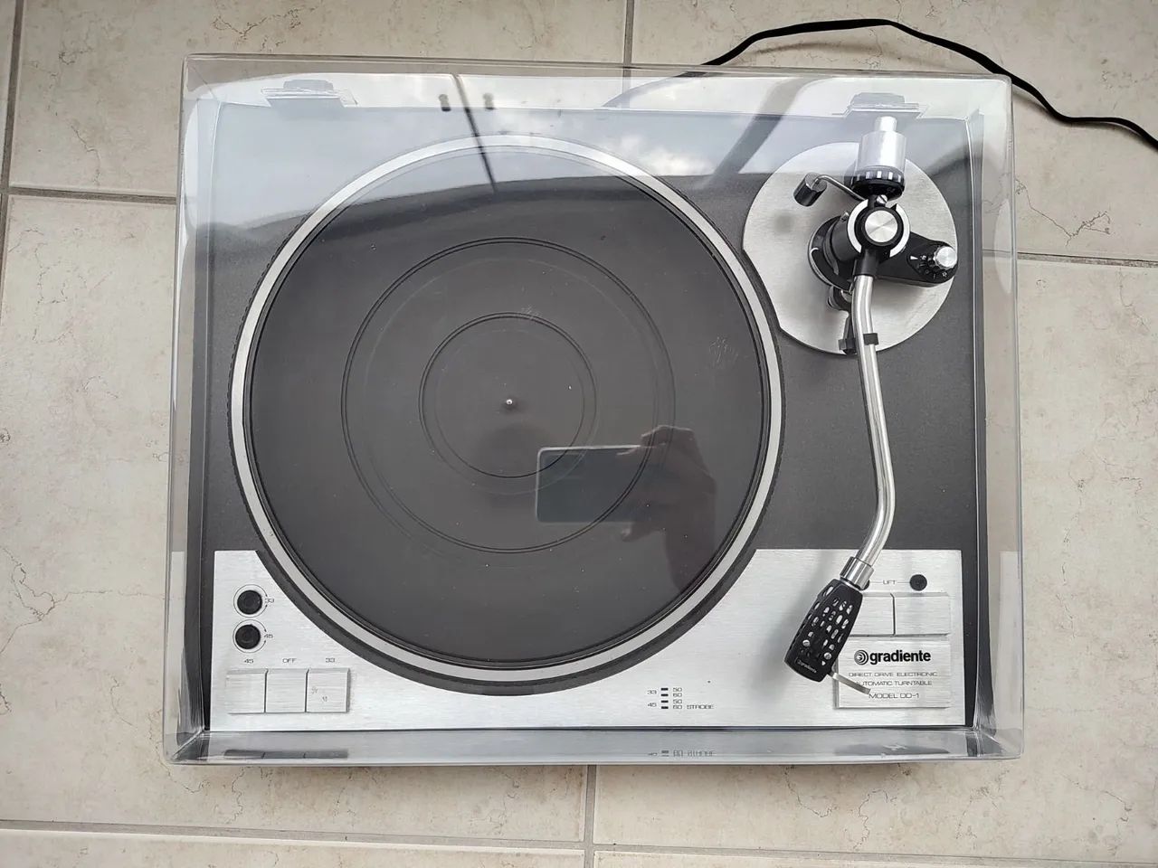 Tocadiscos Gradiente DD-1
