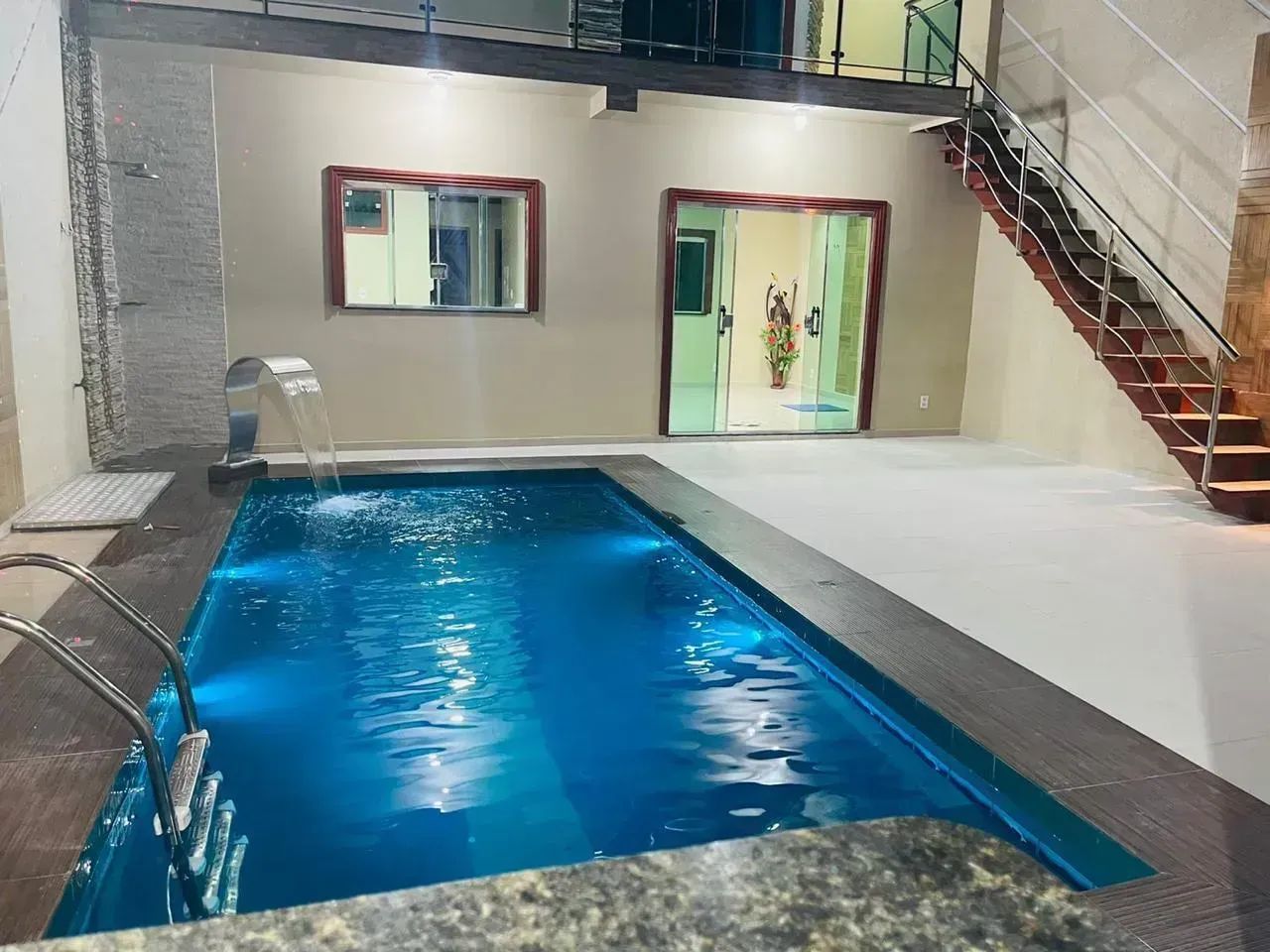 LINDA CASA COM 5 QUARTOS NA CIDADE NOVA - Foto 2