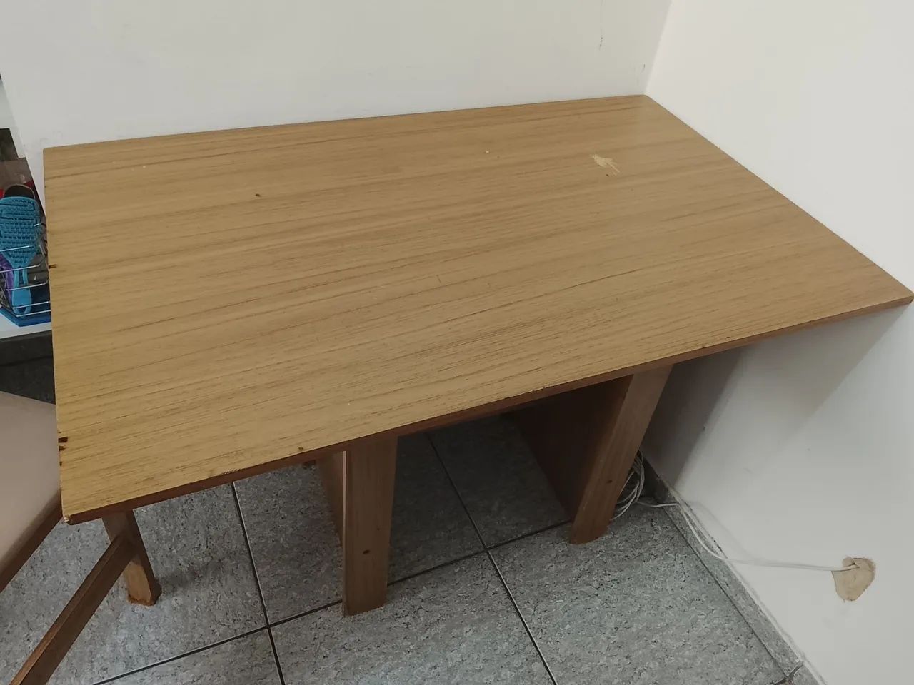 Mesa com 4 cadeiras