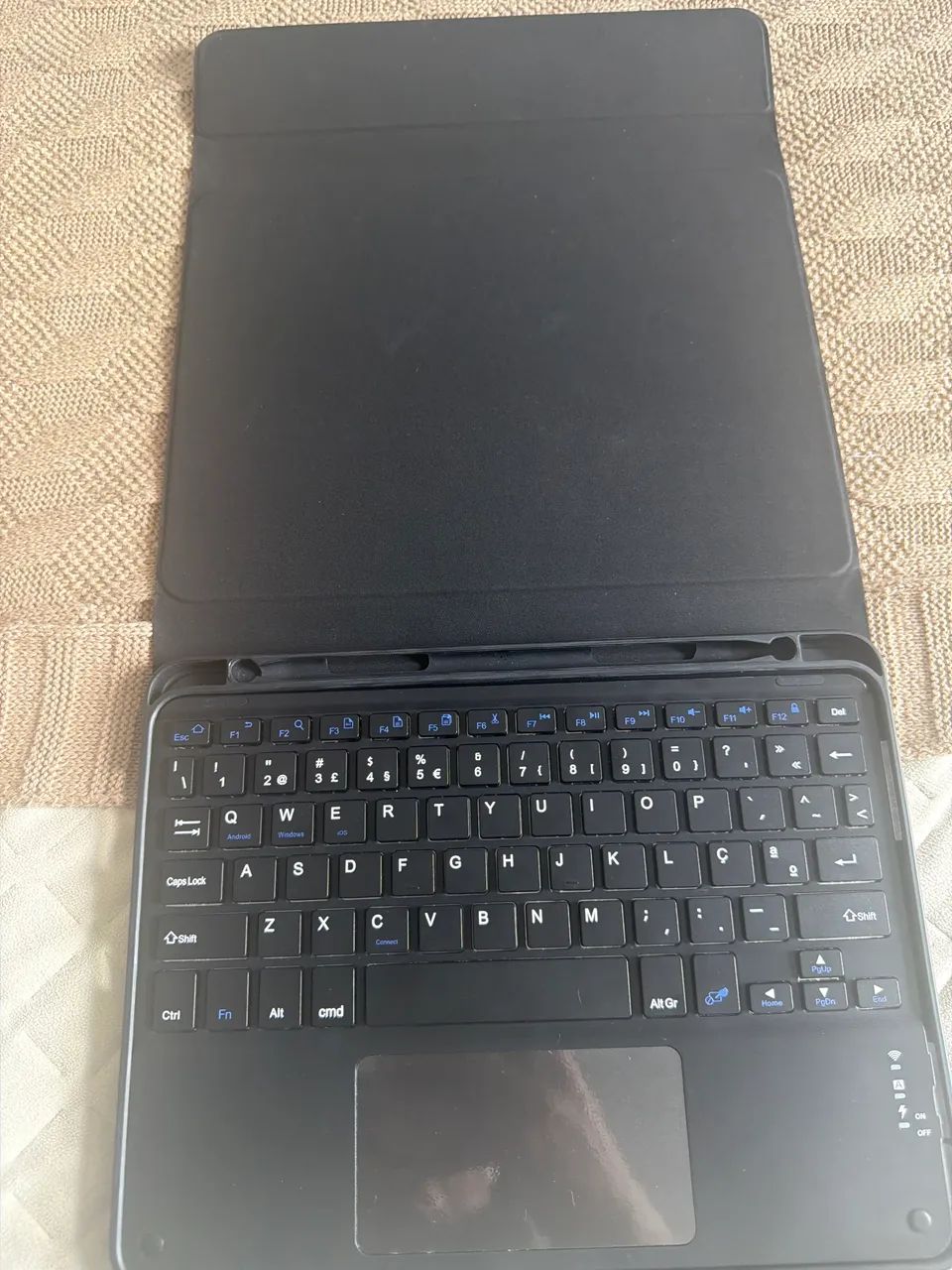 Case com teclado iPad Air 4, 5 