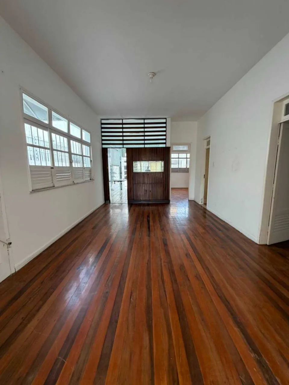 CASA EM RUA PÚBLICA NO CENTRO [3073] - Foto 5