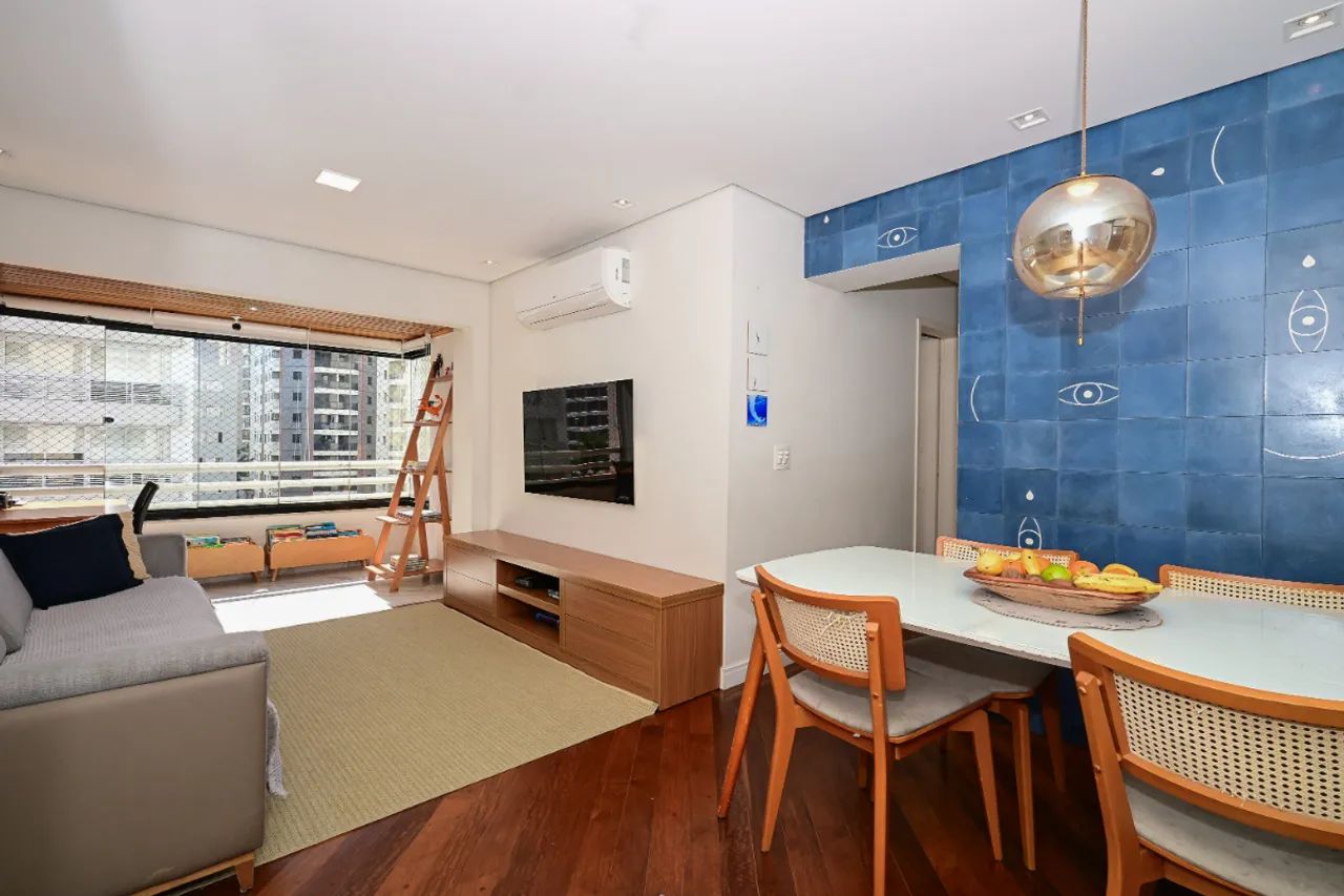 Apartamento para venda em Moema com 2 quartos, sendo 1 suíte, 72m²
