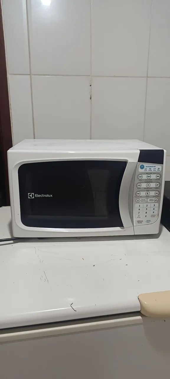 Micro-ondas Electrolux funcionando bem