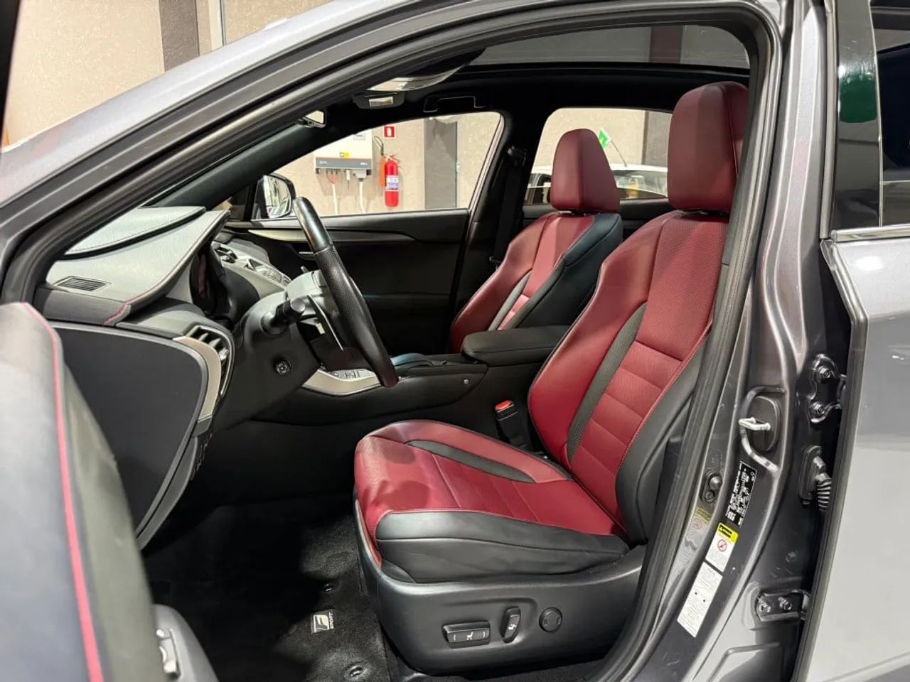 Lexus NX-200t F-sport 2.0 16V 238cv Aut., foto 16 de 20