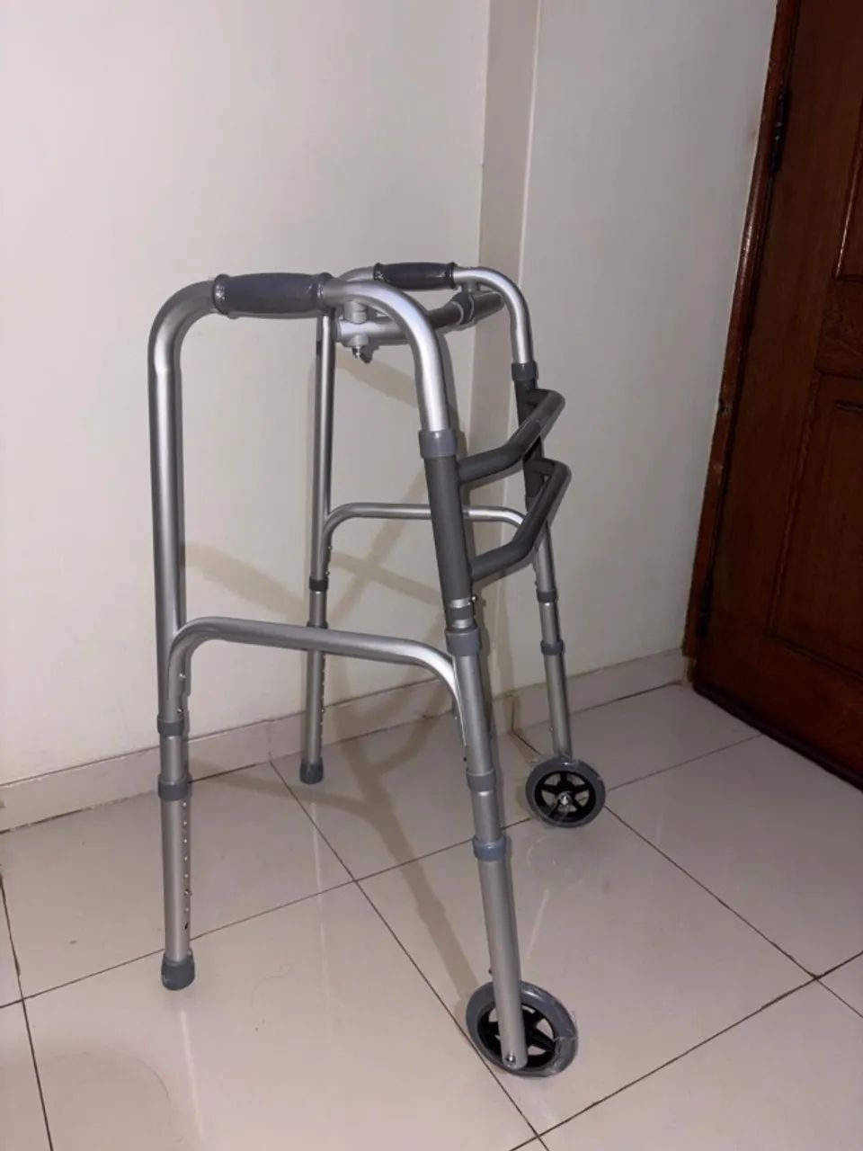 Vendo Andador Modelo D10