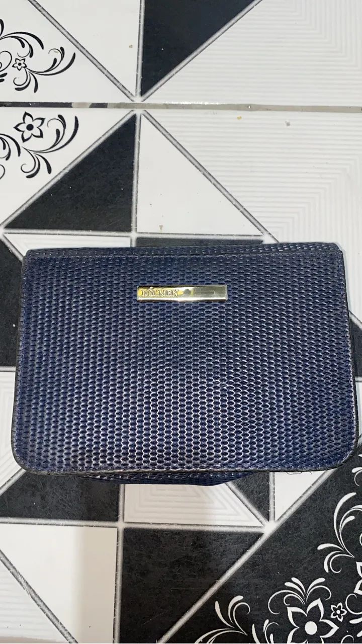 Bolsa Dolmen Azul-Marinho com Corrente Dourada - Conservada - Foto 3