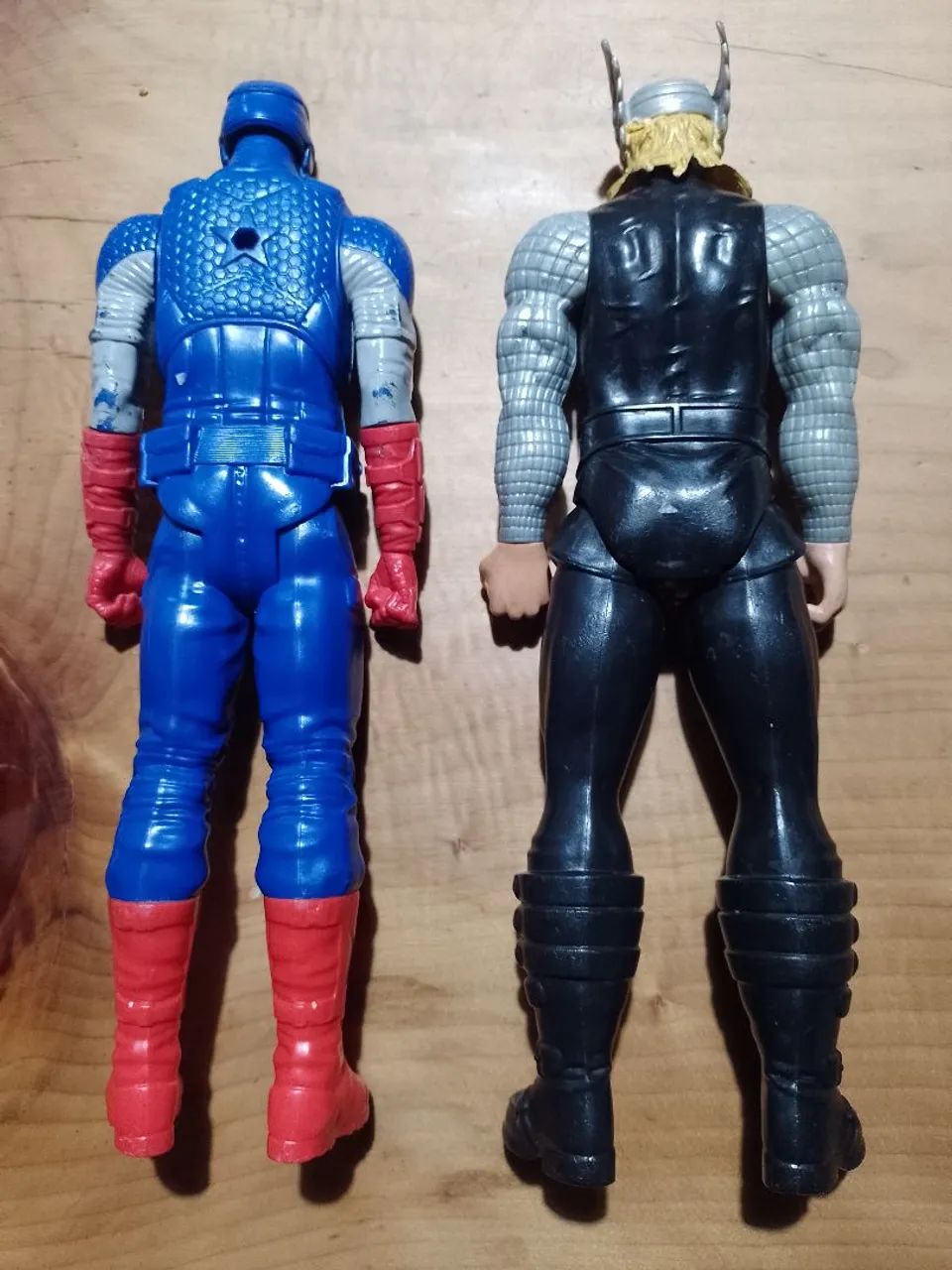 Bonecos Marvel capitão América e Thor  - Foto 2