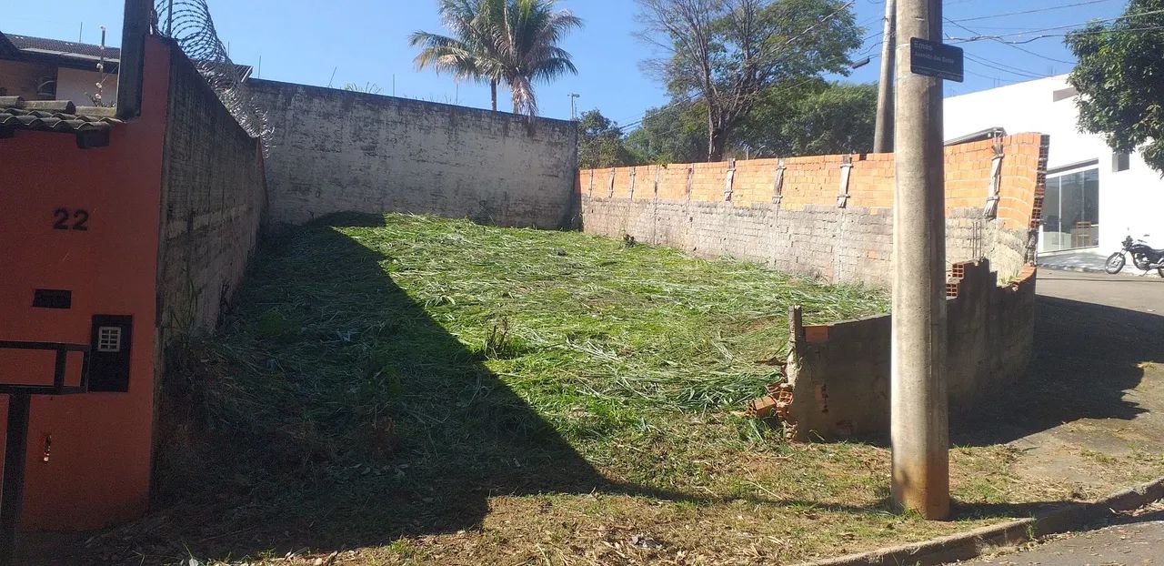 Lindo terreno de esquina 