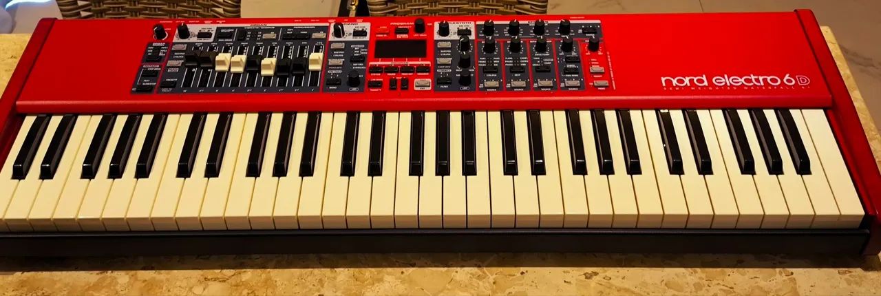 Nord Eletro 6D - 61 teclas  - Foto 4