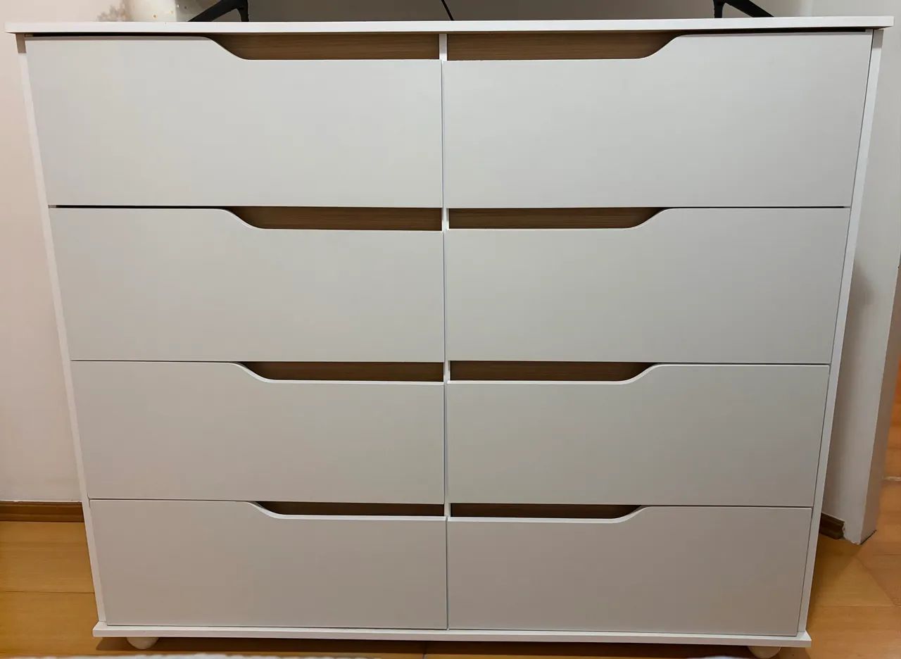 Cômoda em MDF com 8 gavetas