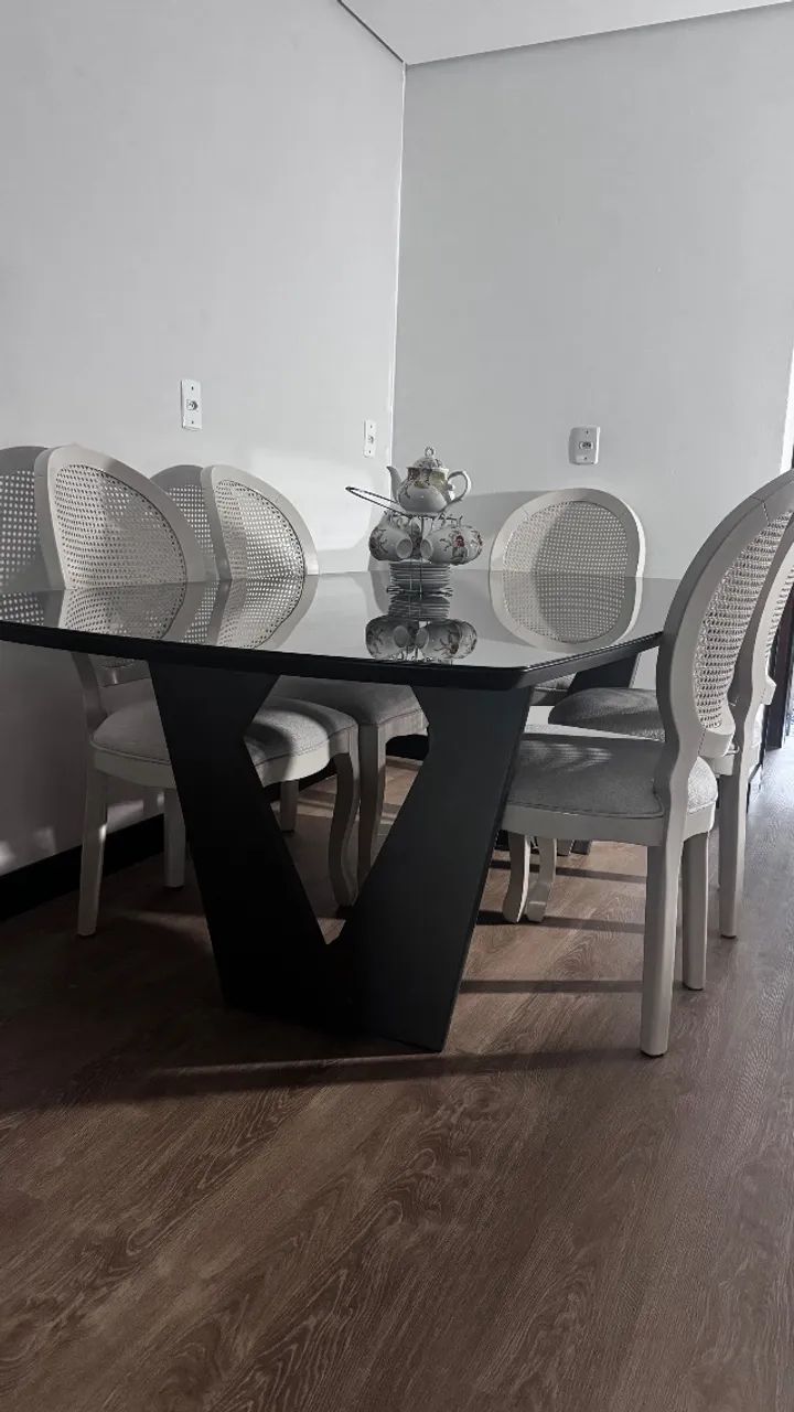 Mesa de Jantar completa com 6 cadeiras - Foto 2