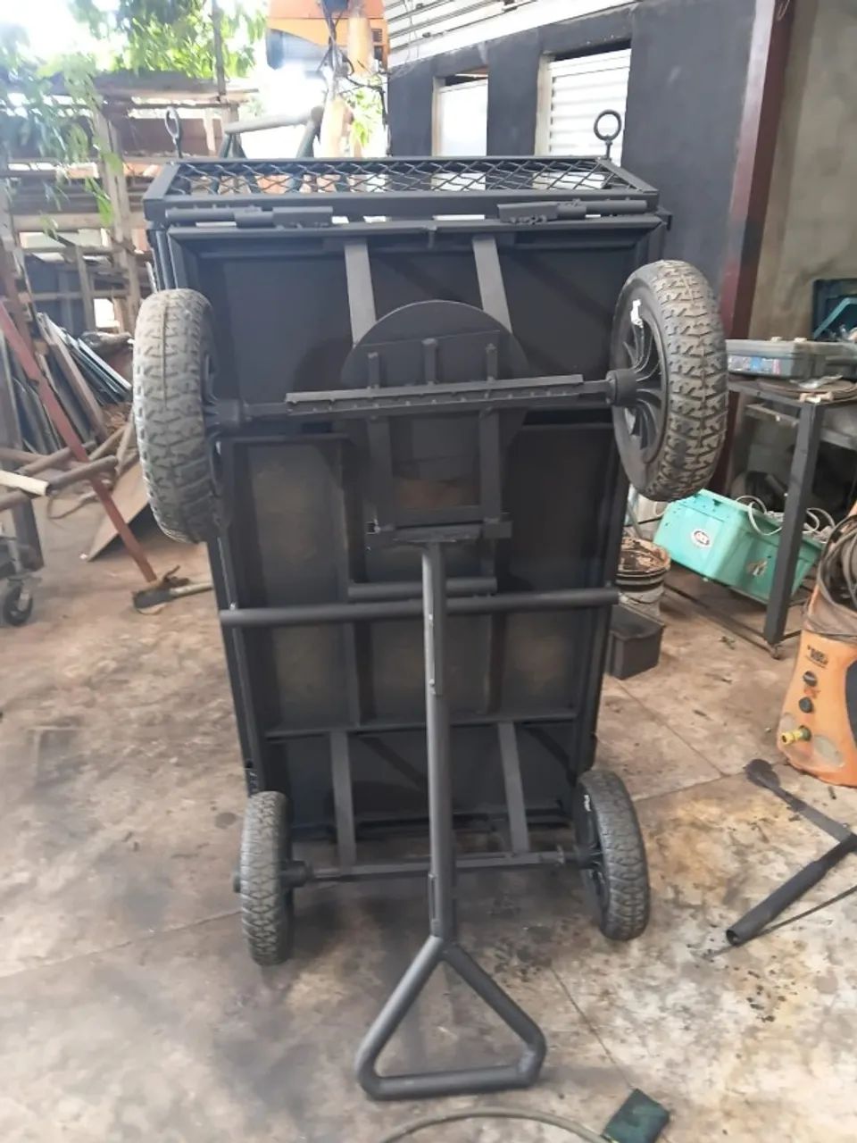 Carrinho plataforma com grades tela expandida - reforçado eixos e base - Foto 3