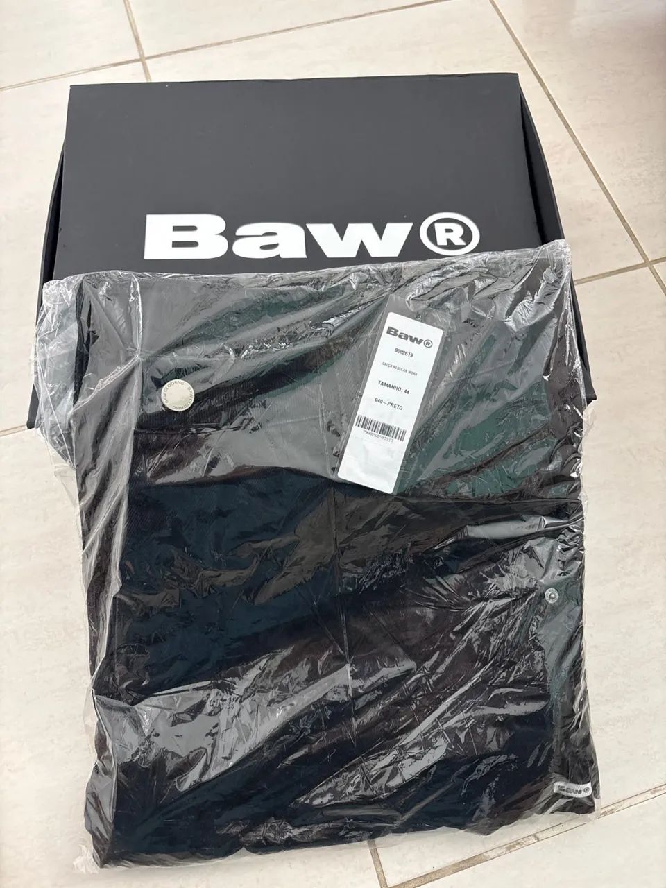 Calça Regular World preta da BAW Clothing - Foto 3