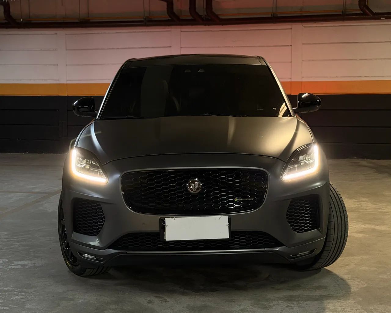 Jaguar E-Pace R-dynamic SE 2.0 AWD 300cv Aut. 2018 - Foto 2