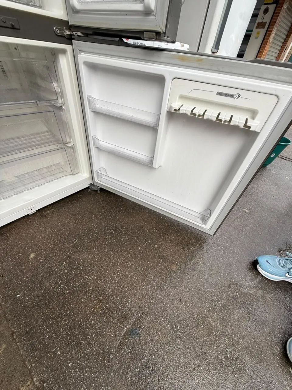 VENDE- SE GELADEIRA FUNCIONANDO  - Foto 4