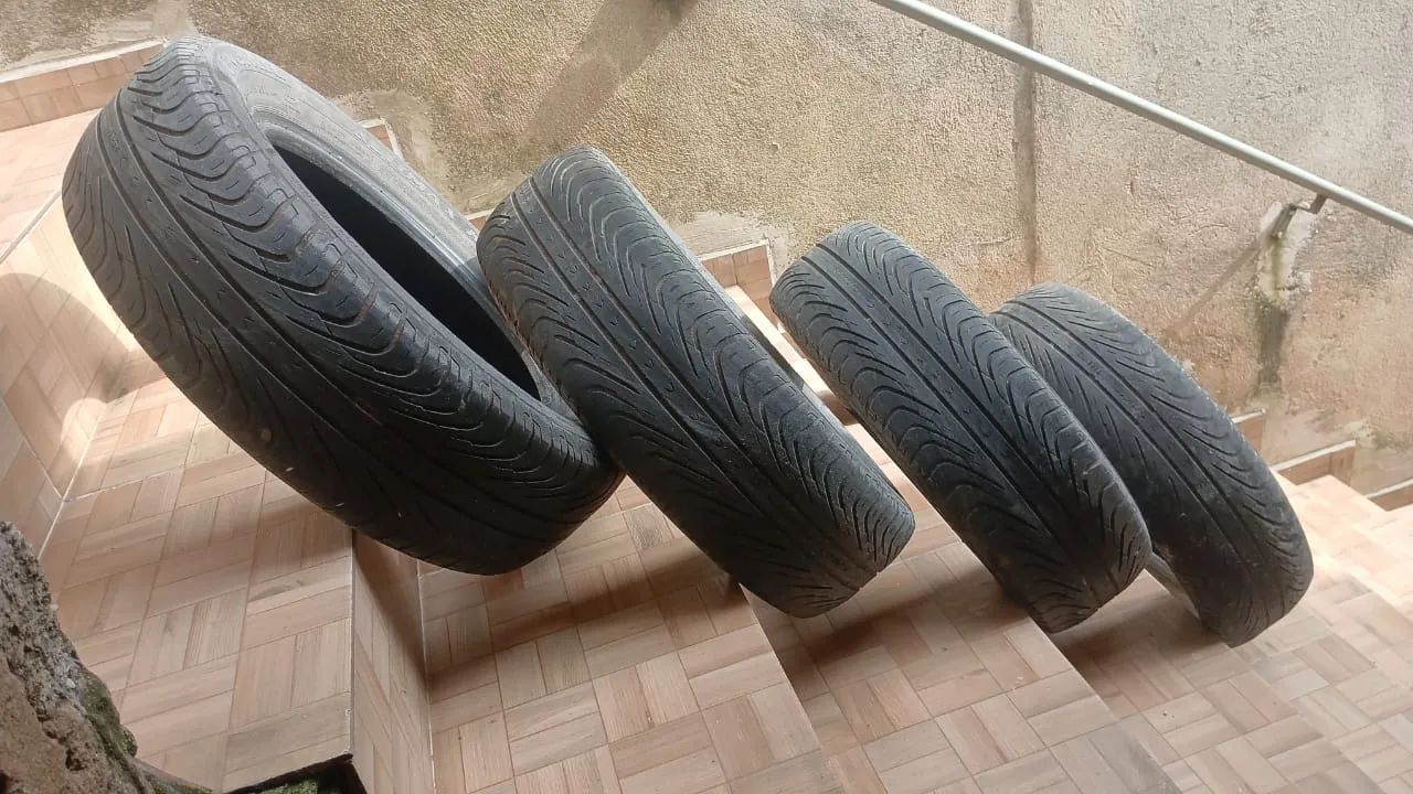 4 pneus 1.85/65 Aro 15