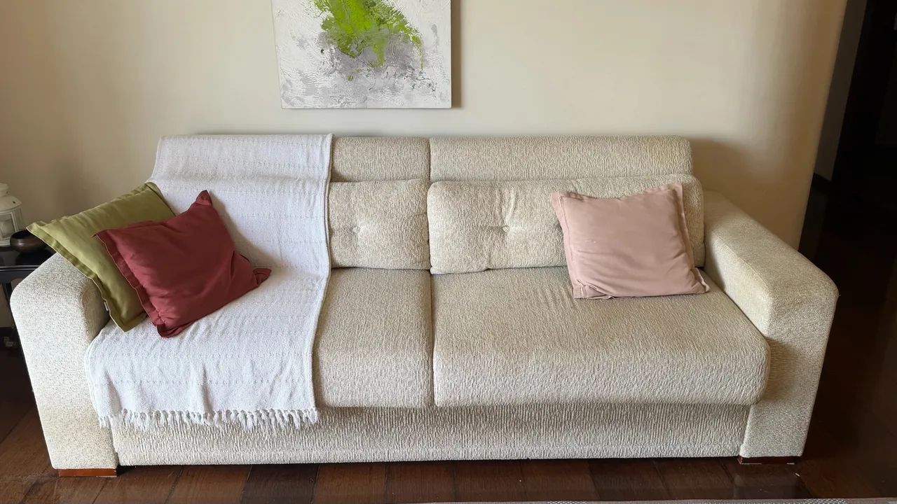 Sofá 3 Lugares Bege Claro - Amplo, Confortável e Elegante