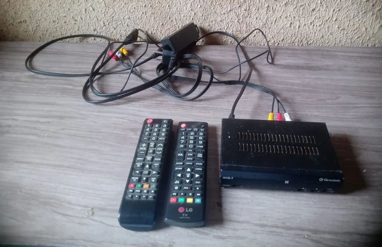 TV LG 14 Polegadas Funcionando ( 180,00 Retirar está na descrição) - Foto 3
