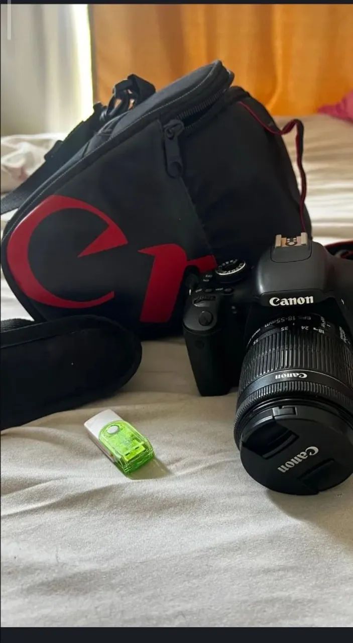 Camera Canon T3I lente 18-55mm e bolsa