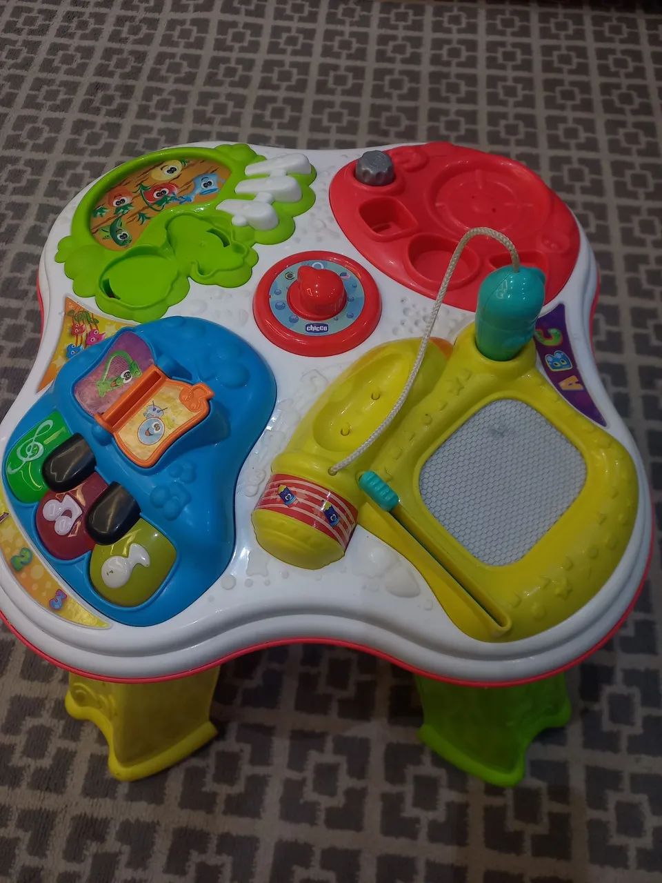 Mesa interativa para  bebê ? 