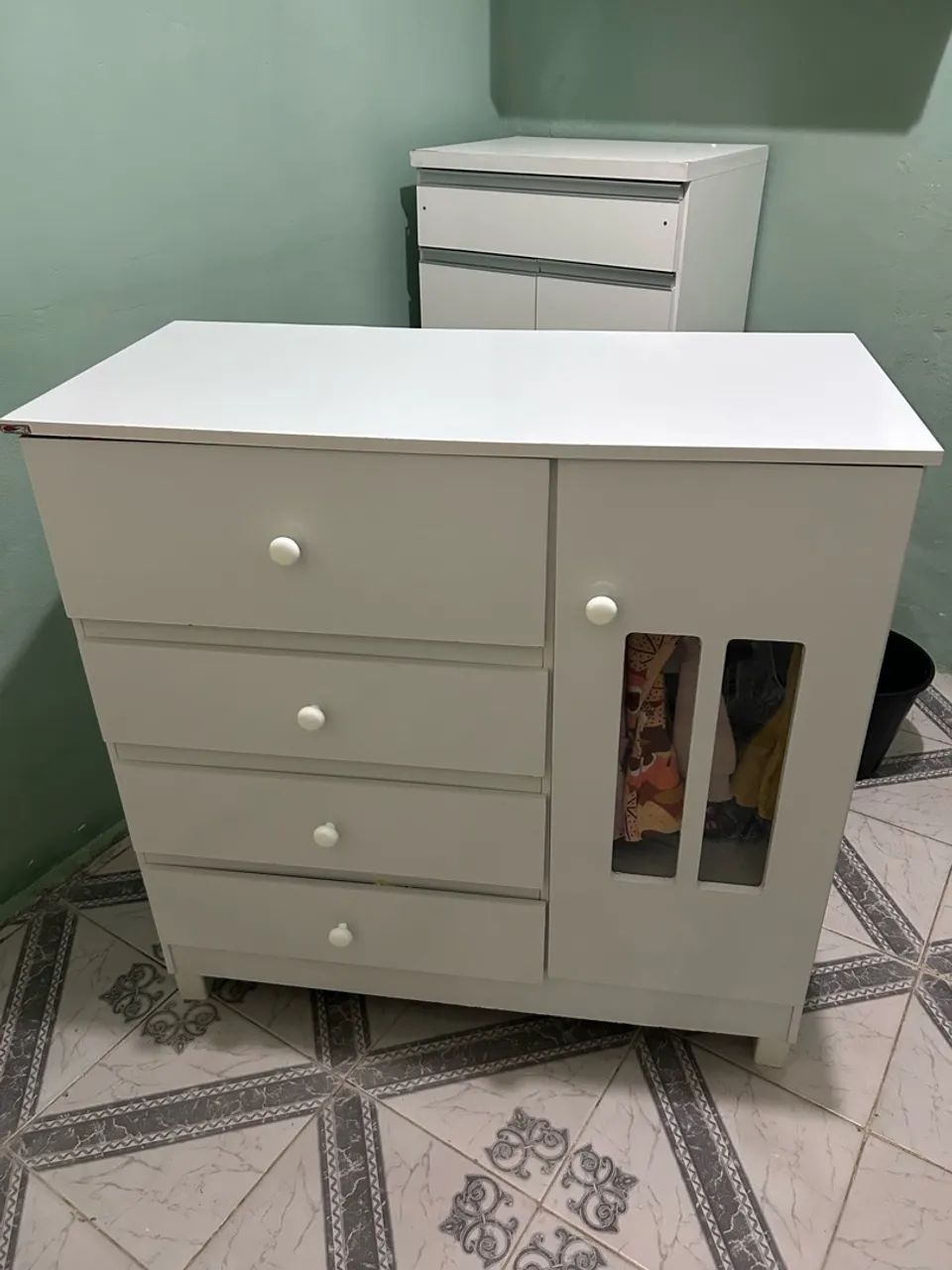 Cômoda Infantil com Guarda-Roupa e Porta de Vidro