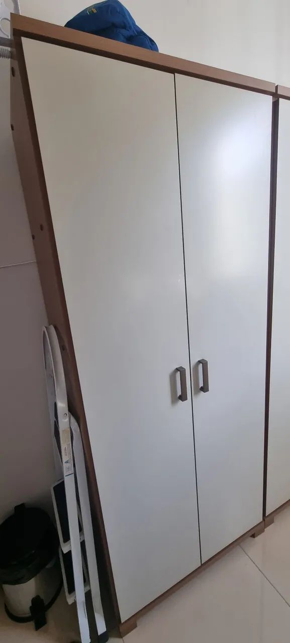 Armario duas portas 5 prateleiras