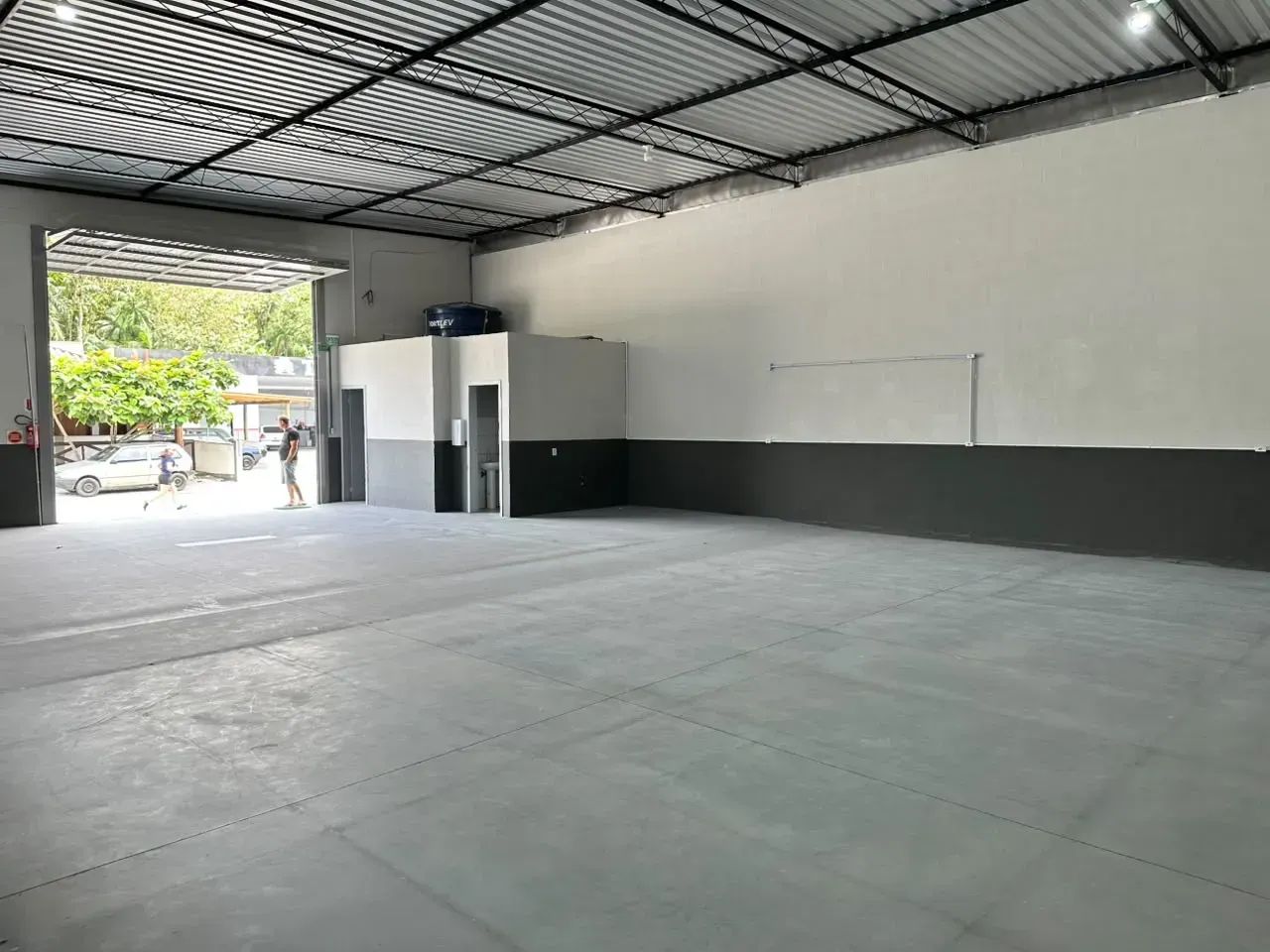 GALPÃO PARA LOCAÇÃO COM 200 M² - CENTRO DE ÁGUAS MORNAS/SC - Foto 5