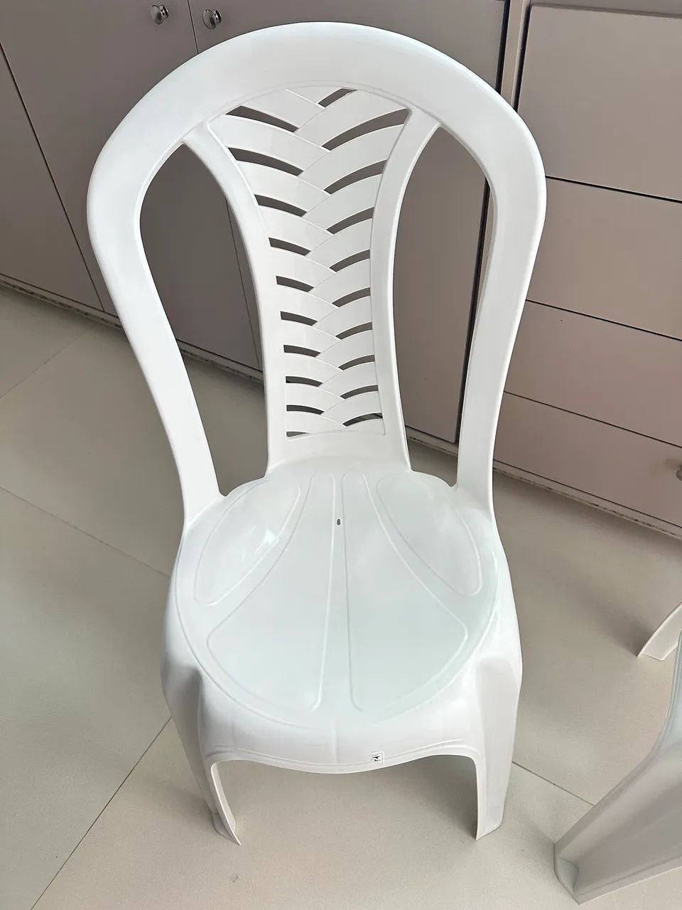Cadeira plástica - Foto 2