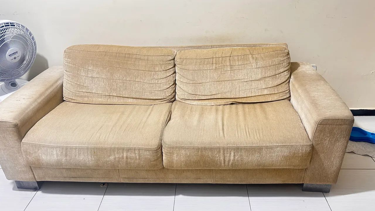Sofá simples 3 lugares 