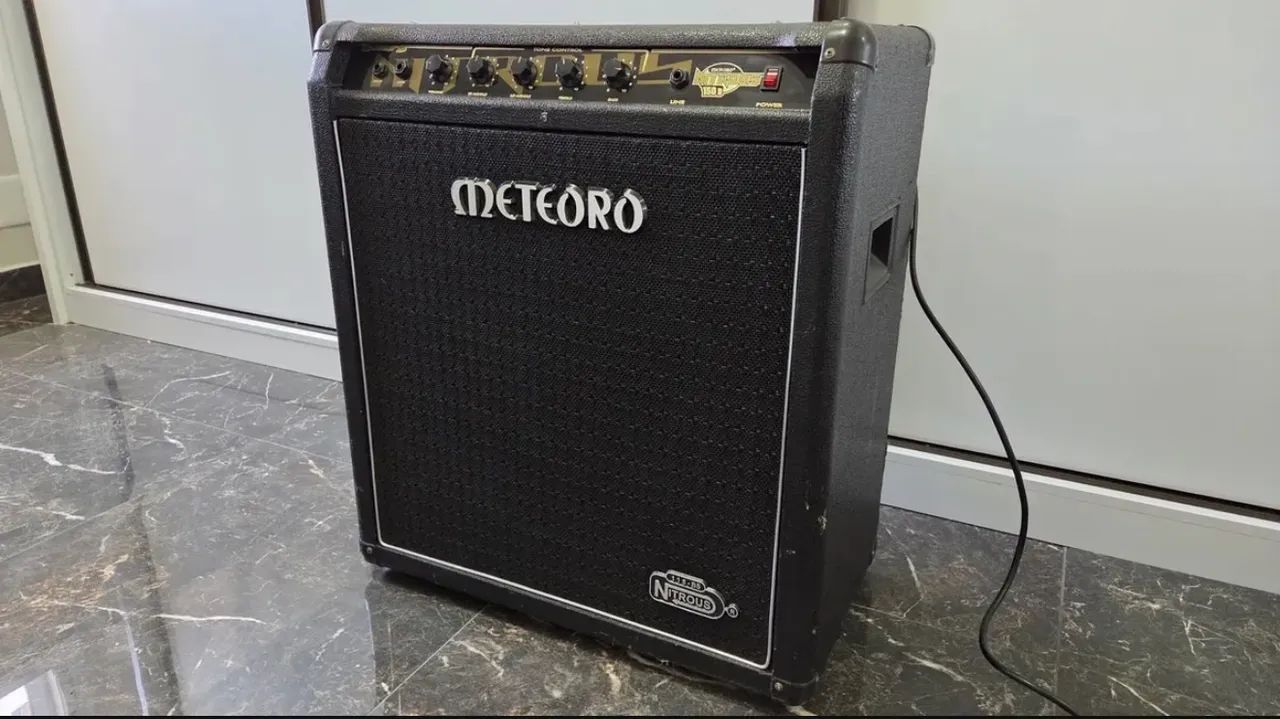Amplificador baixo meteoro nitrous 150 B potente