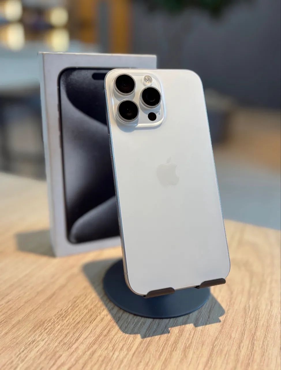 iPhone 15 Pro Max 256Gb Branco 84% - Celulares e Smartphones - Bom