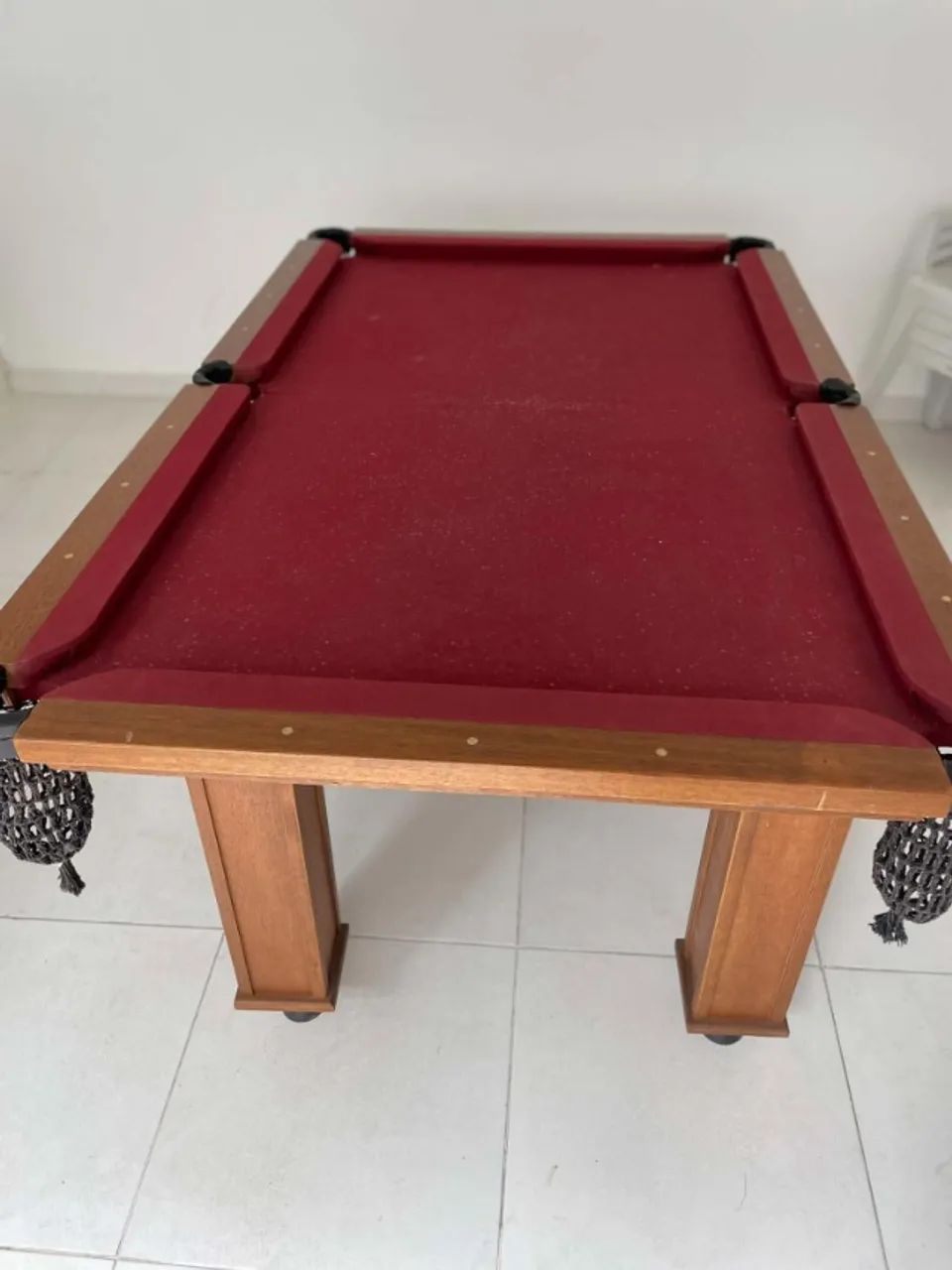 Mesa de sinuca com tampa e 2 tacos - Foto 5