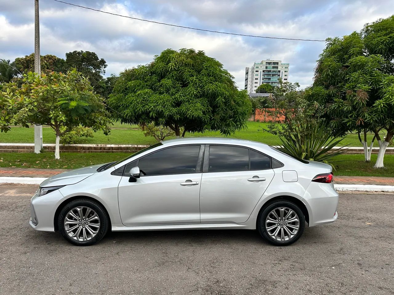 Toyota Corolla XEI 2.0 Flex 16V Aut. 2021 - Foto 2