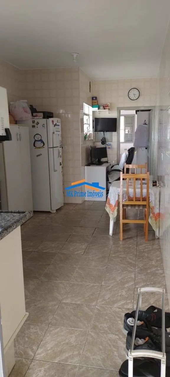 Casa Ampla com 2 Salões Comerciais: Ideal para Morar e Gerar Renda! - Foto 4