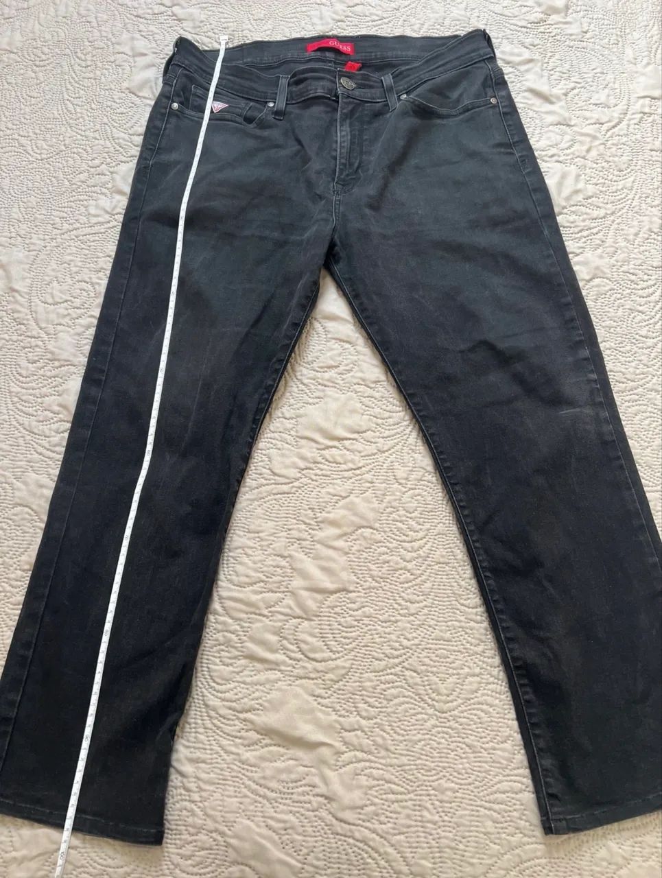CALÇA JEANS PRETA GUESS ORIGINAL - Foto 2